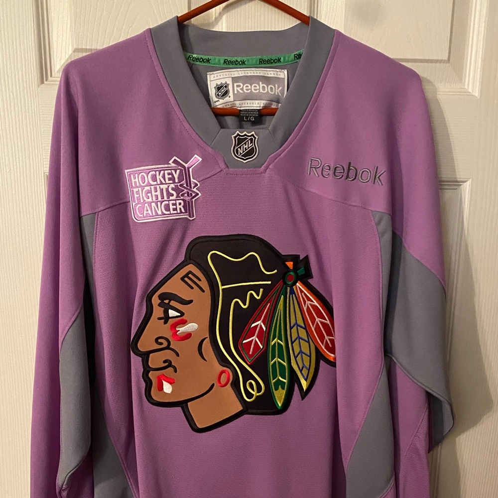 Vintage Hockey fights cancer Blackhawks jersey